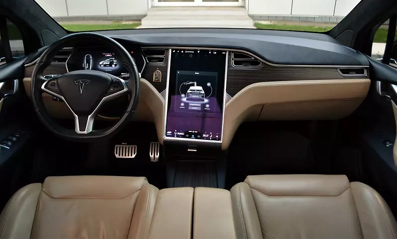 Tesla Model X P90D
