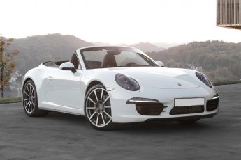 322437_porshe-911-kabriolet-belaya