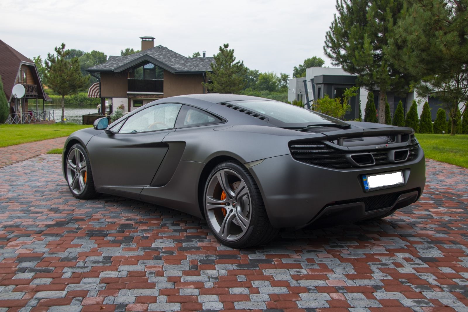 McLaren MP4-12C