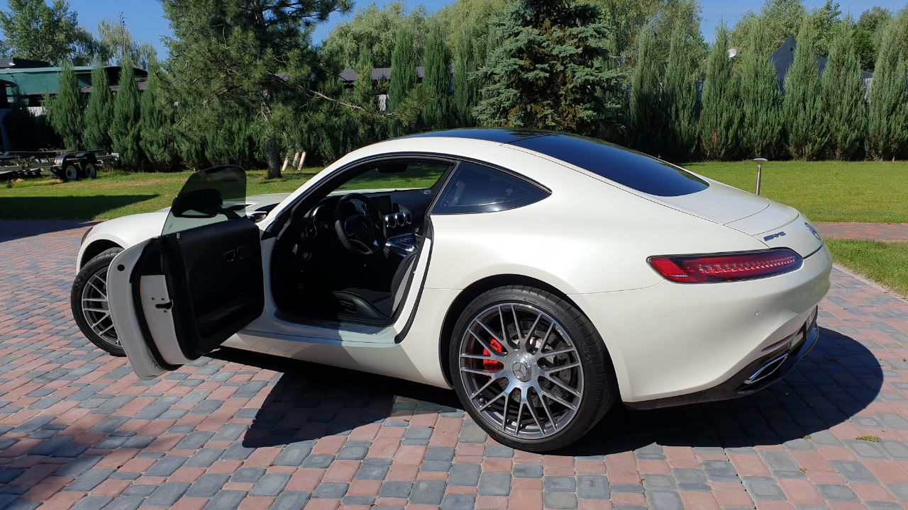 MERCEDES-AMG GT S