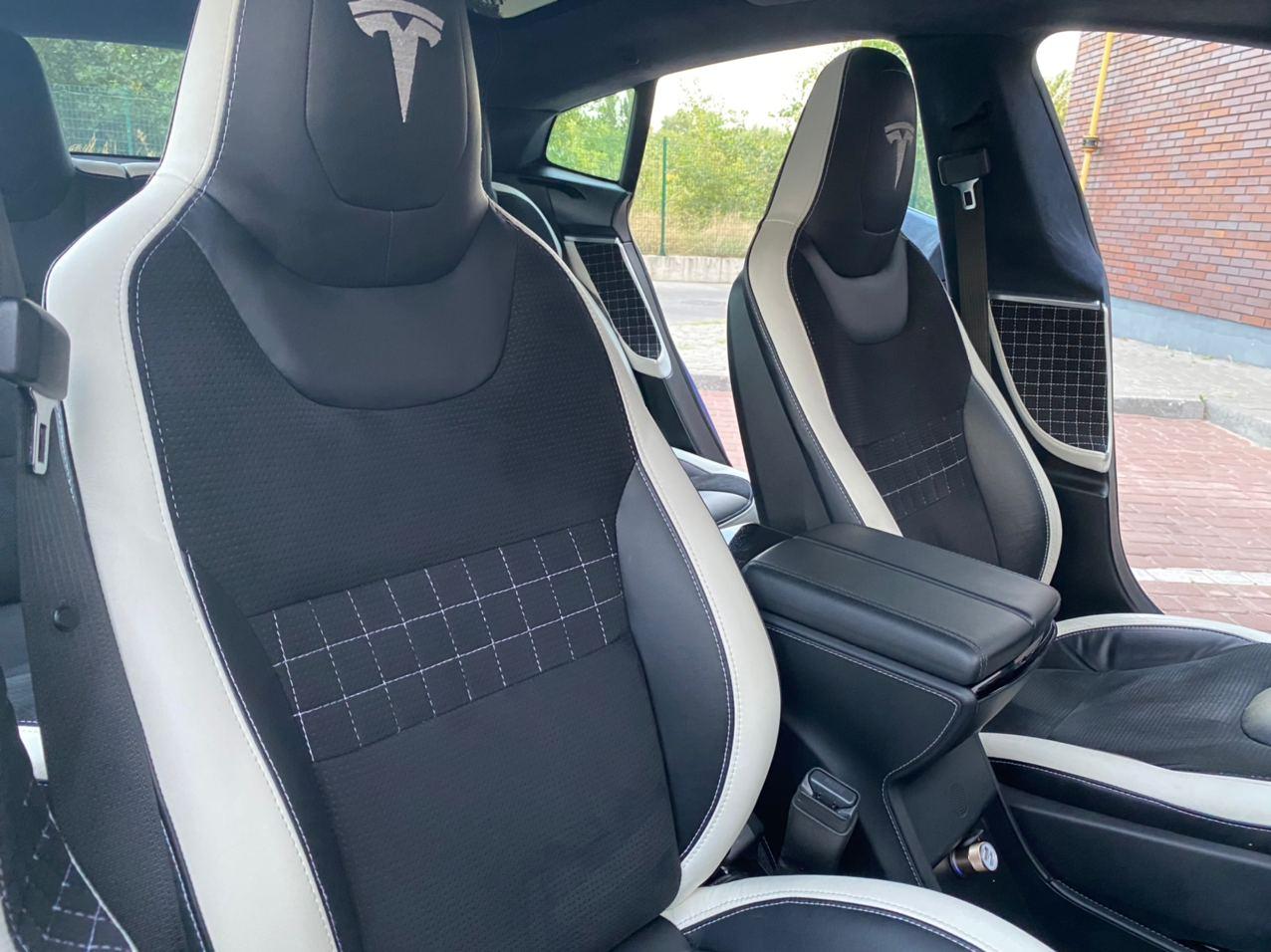 TESLA S85
