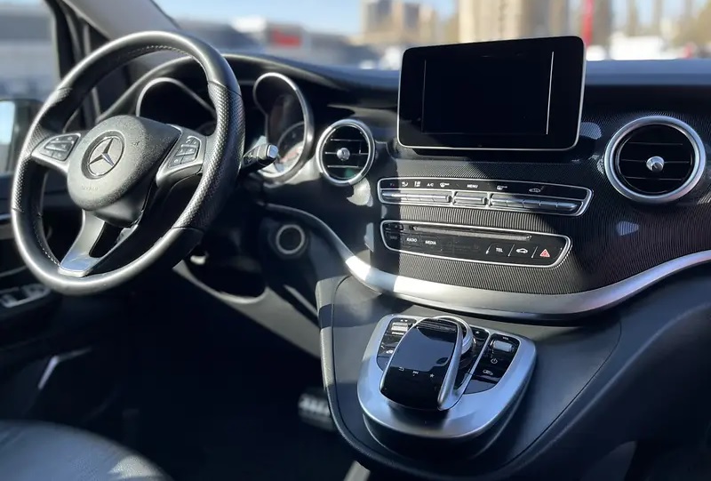 Mercedes-Benz V 220 Long