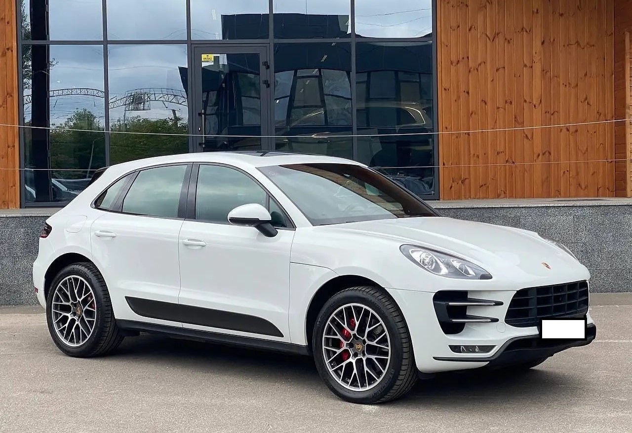 PORSCHE MACAN TURBO
