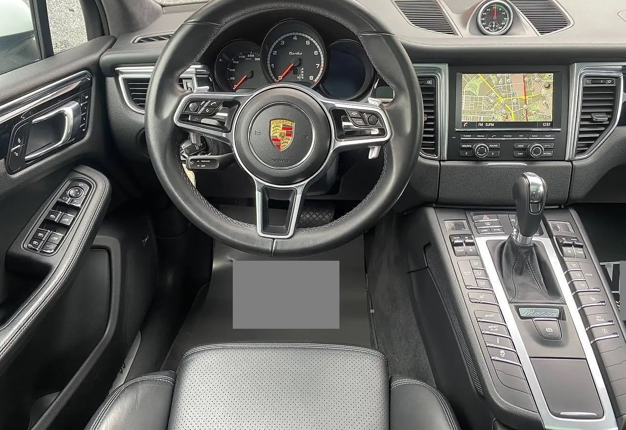 PORSCHE MACAN TURBO