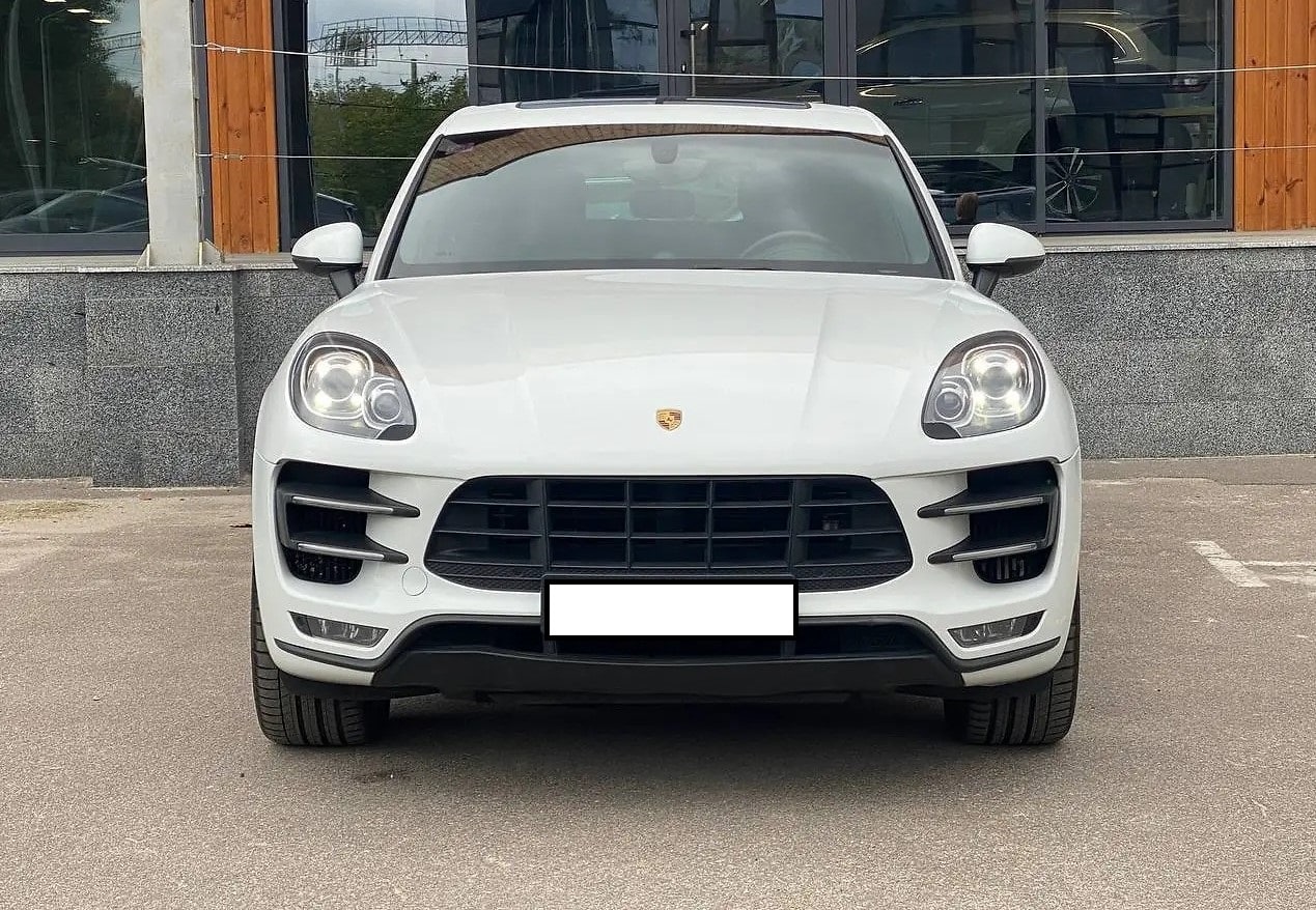 PORSCHE MACAN TURBO