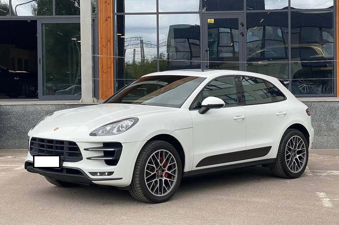 PORSCHE MACAN TURBO