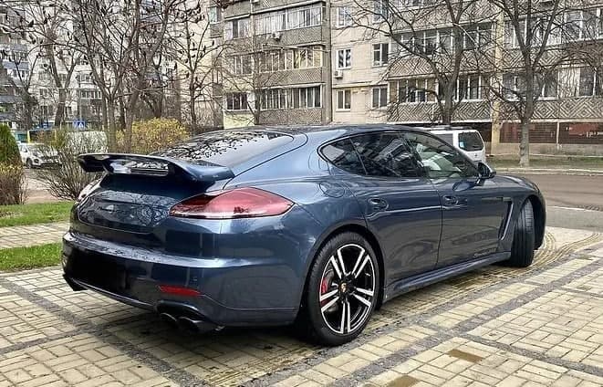PORSCHE PANAMERA GTS