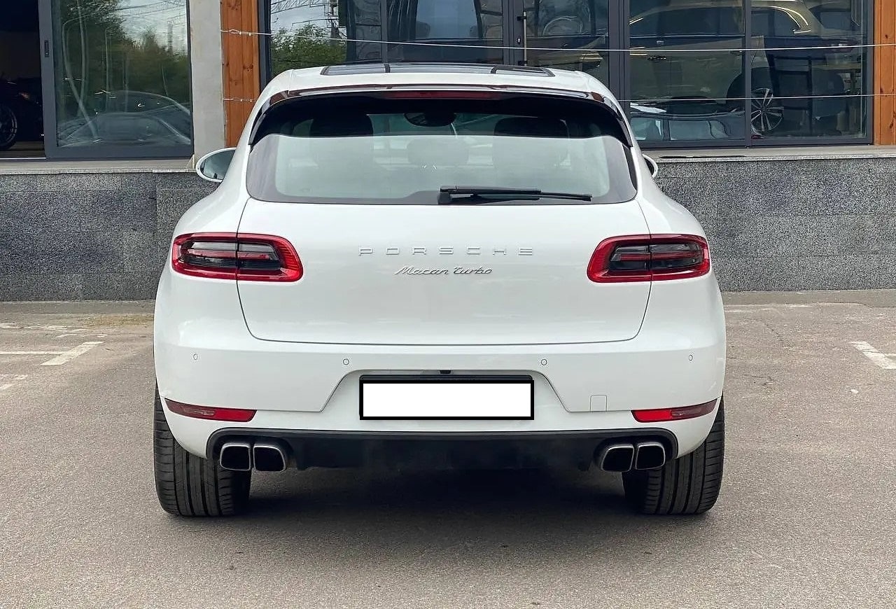 PORSCHE MACAN TURBO