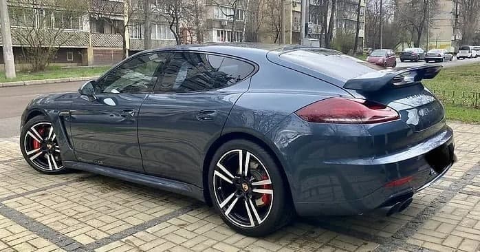 PORSCHE PANAMERA GTS