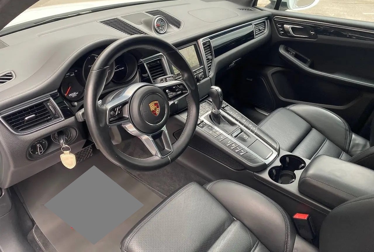 PORSCHE MACAN TURBO
